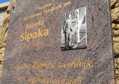 Nadanie stadionowi w Tymbarku imienia Józefa Sipaka